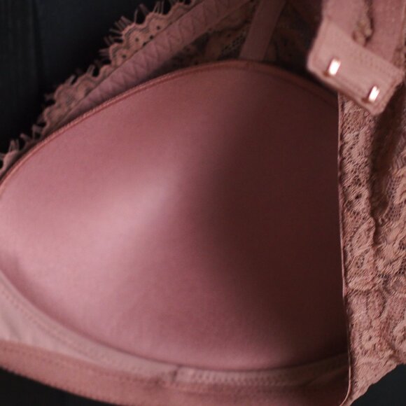 Aerie | NWT Real Power Wireless Lace Plunge Padded Bra - Picture 5 of 8